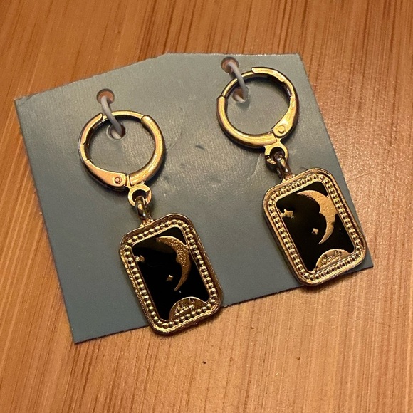 Beautiful pair of moon  earrings!  
Brand New! - Picture 1 of 2